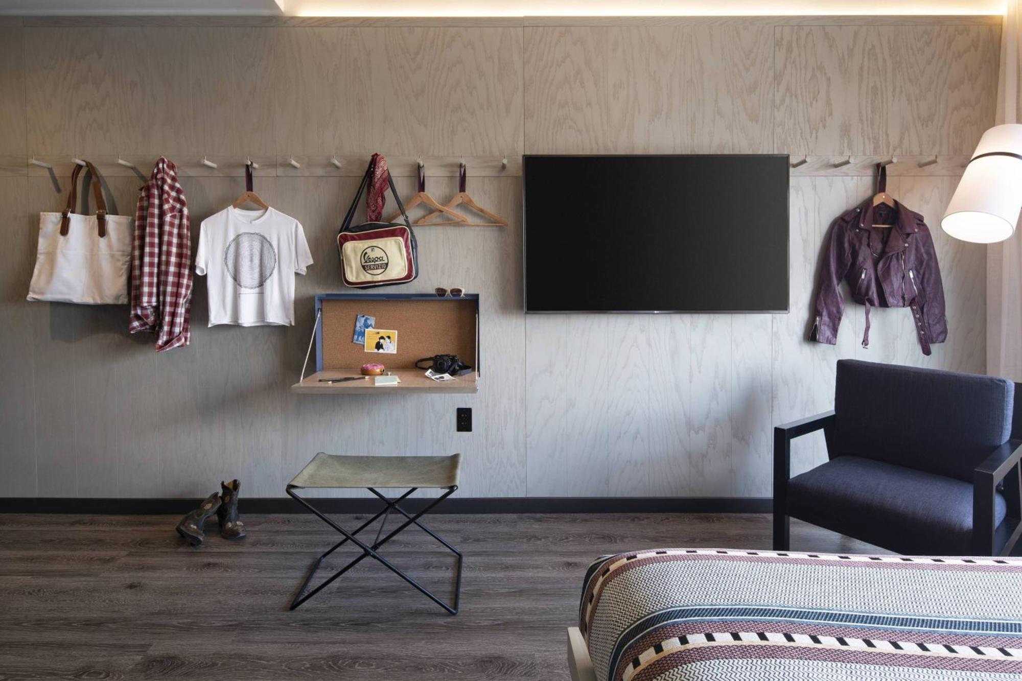 Moxy Vanderbilt Area Hotel 4*